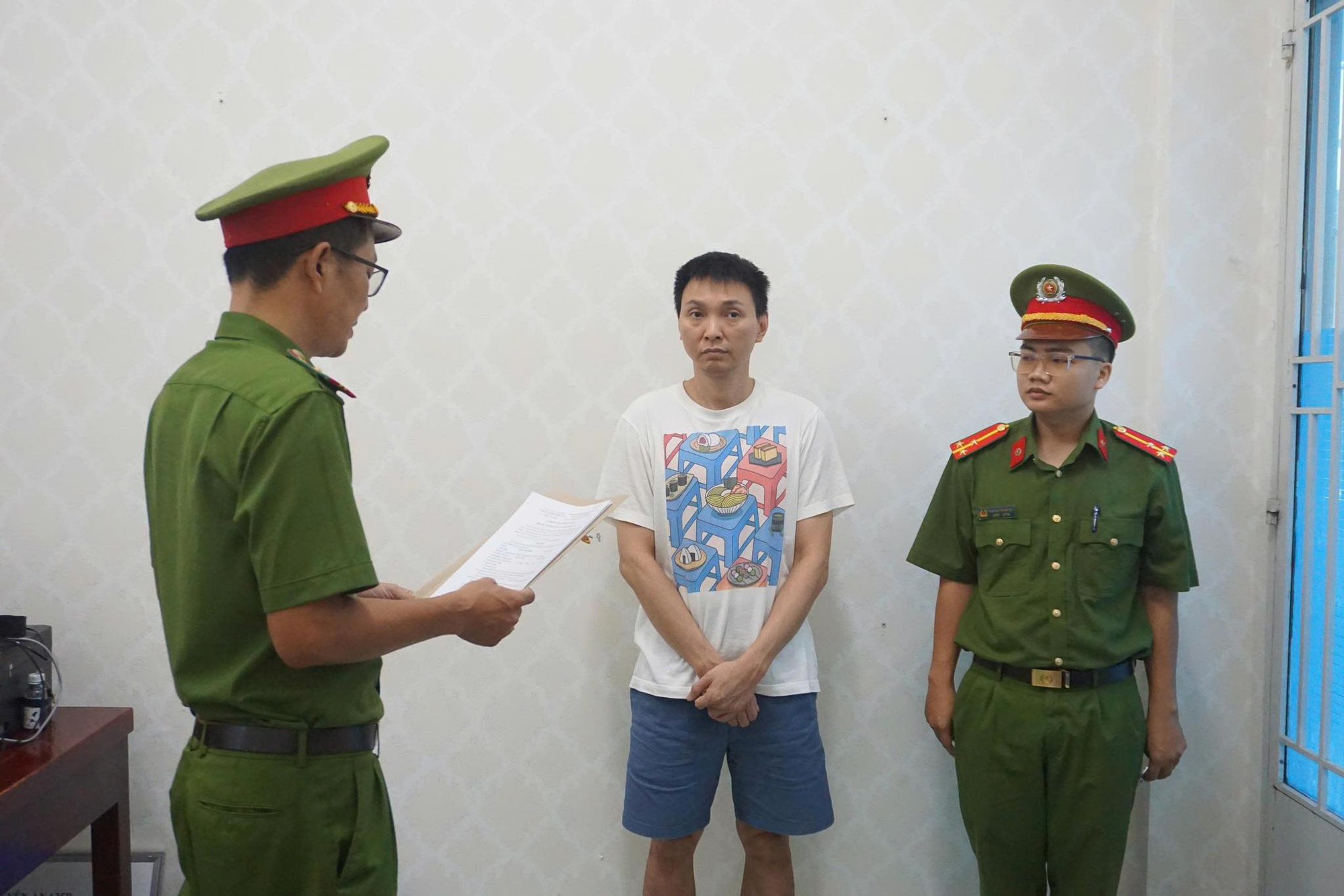 Triệt phá đường dây đánh bạc hơn 20.000 tỷ đồng, khống chế, bắt giữ 139 đối tượng- Ảnh 1.