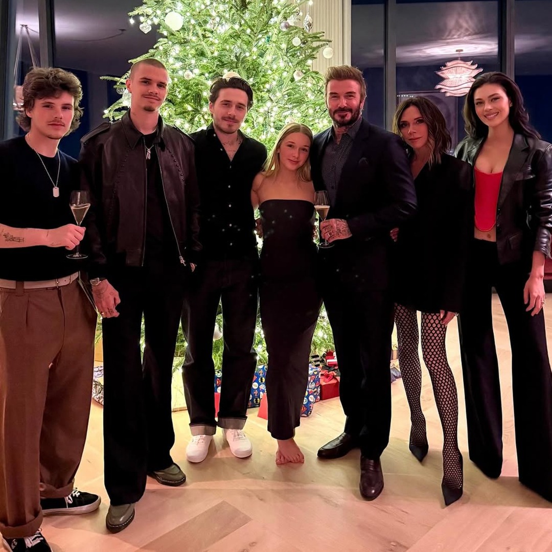 Viễn cảnh trong mơ: David Beckham và Victoria làm lành với vợ chồng con trai cả, khoảnh khắc sum vầy khiến cõi mạng rần rần- Ảnh 1.