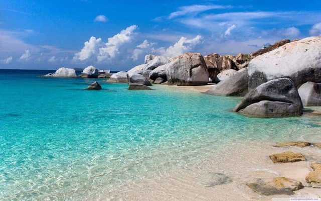 Không phải Đà Nẵng, Nha Trang, đây là nơi được du khách nhận xét: Ít ở đâu biển đẹp mà sạch thế này!- Ảnh 2.
