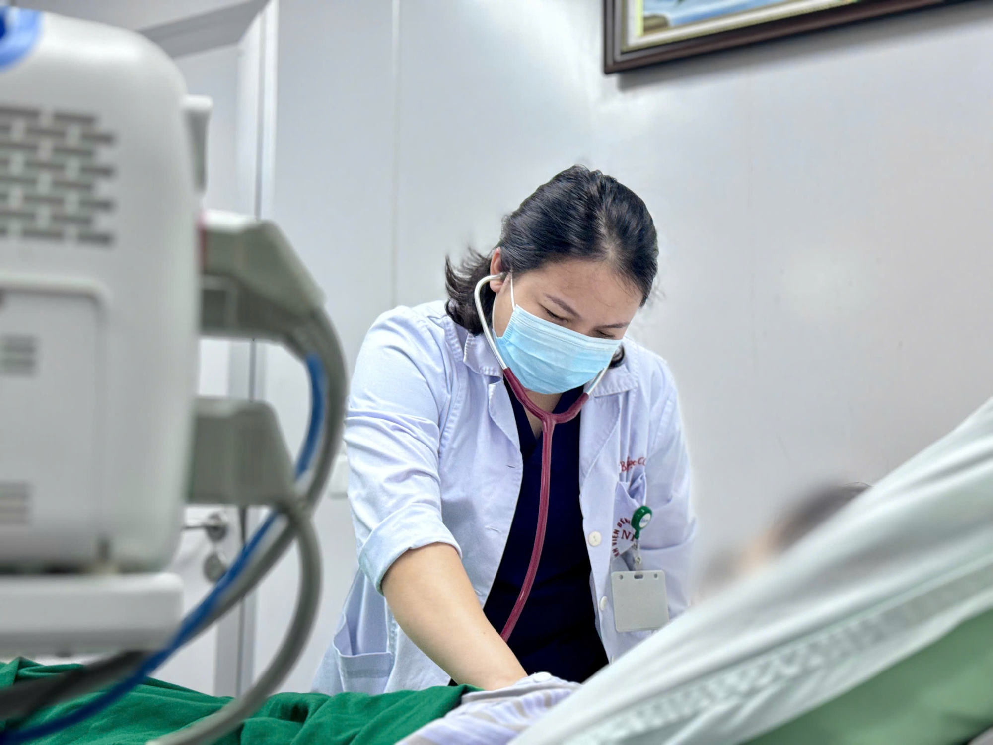 Cô gái 25 tuổi có phổi đông đặc chỉ sau 3 ngày: "Kẻ gây bệnh" không hề xa lạ- Ảnh 1.