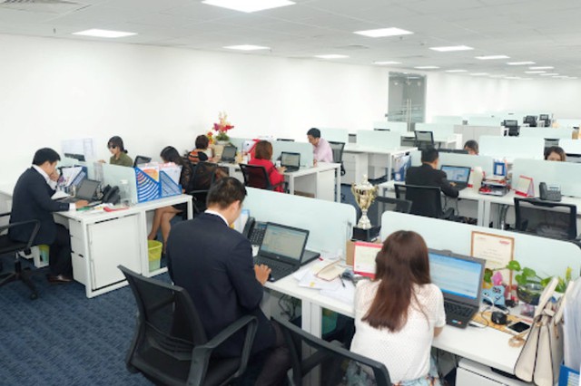 Làm xa lương 17 triệu có hơn làm gần lương 10 triệu? Cô gái lên mạng hỏi, nhận kết quả không như mong đợi- Ảnh 1.