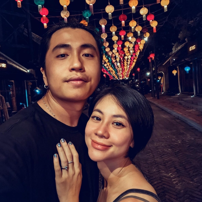 Nam nghệ sĩ nổi tiếng, bố là Đại tá, nguyên Giám đốc Nhà hát: Hôn nhân viên mãn bên “chị đẹp” hơn 5 tuổi- Ảnh 4.