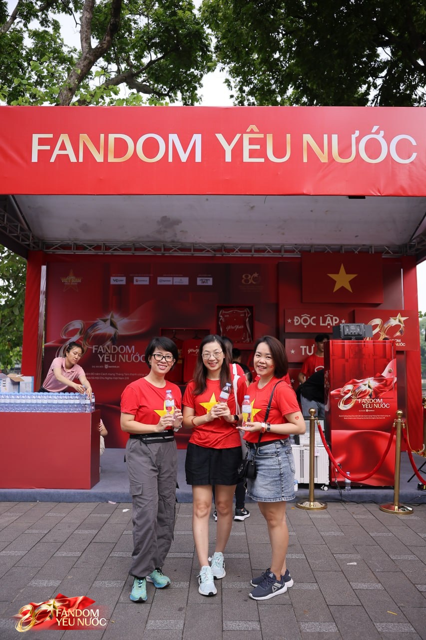 Lý giải sức hút của Booth Fandom Yêu Nước tại sự kiện hot nhất Hồ Gươm hôm nay!- Ảnh 29.