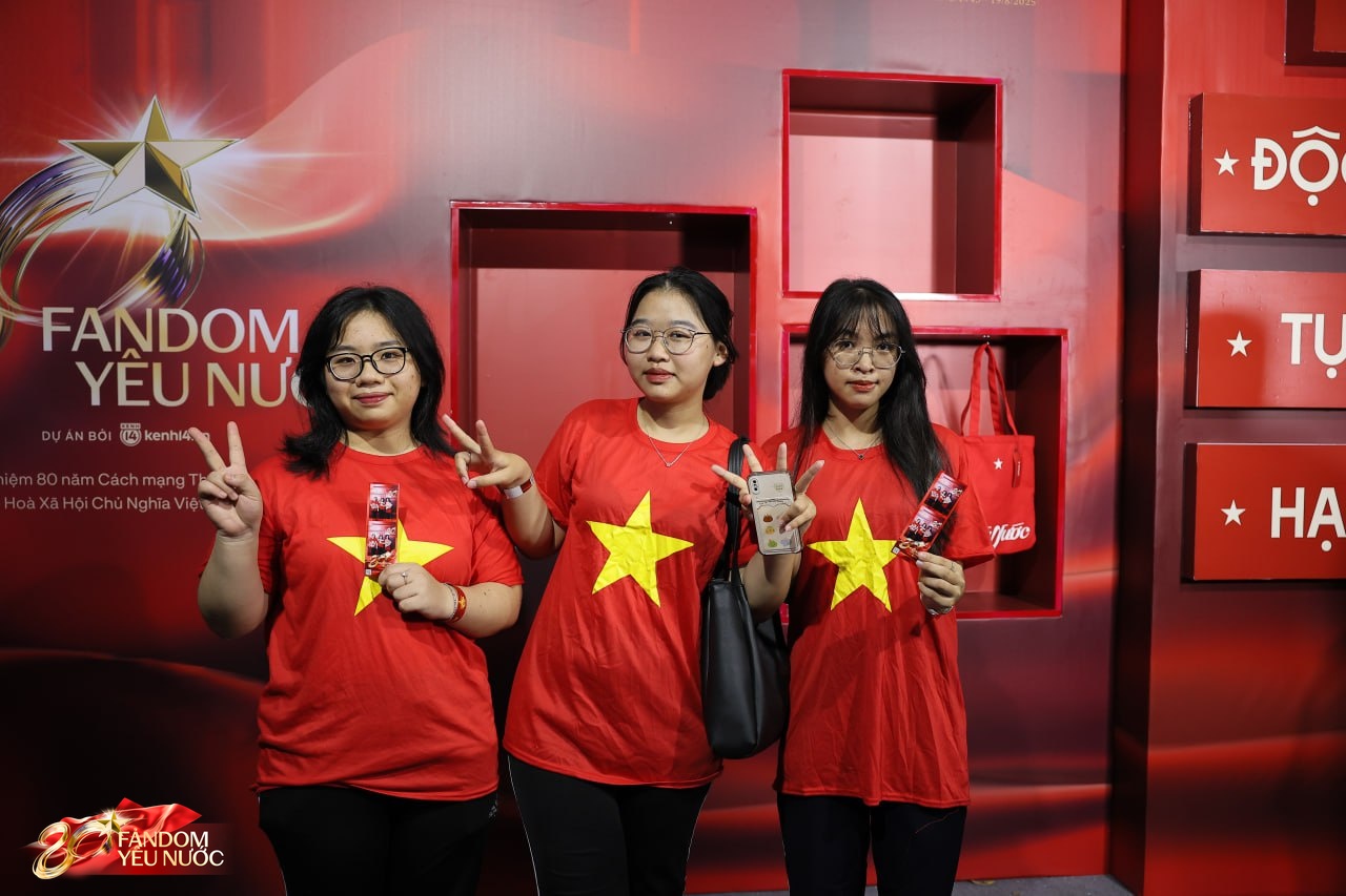 Lý giải sức hút của Booth Fandom Yêu Nước tại sự kiện hot nhất Hồ Gươm hôm nay!- Ảnh 10.