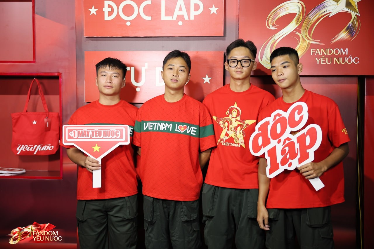 Lý giải sức hút của Booth Fandom Yêu Nước tại sự kiện hot nhất Hồ Gươm hôm nay!- Ảnh 11.