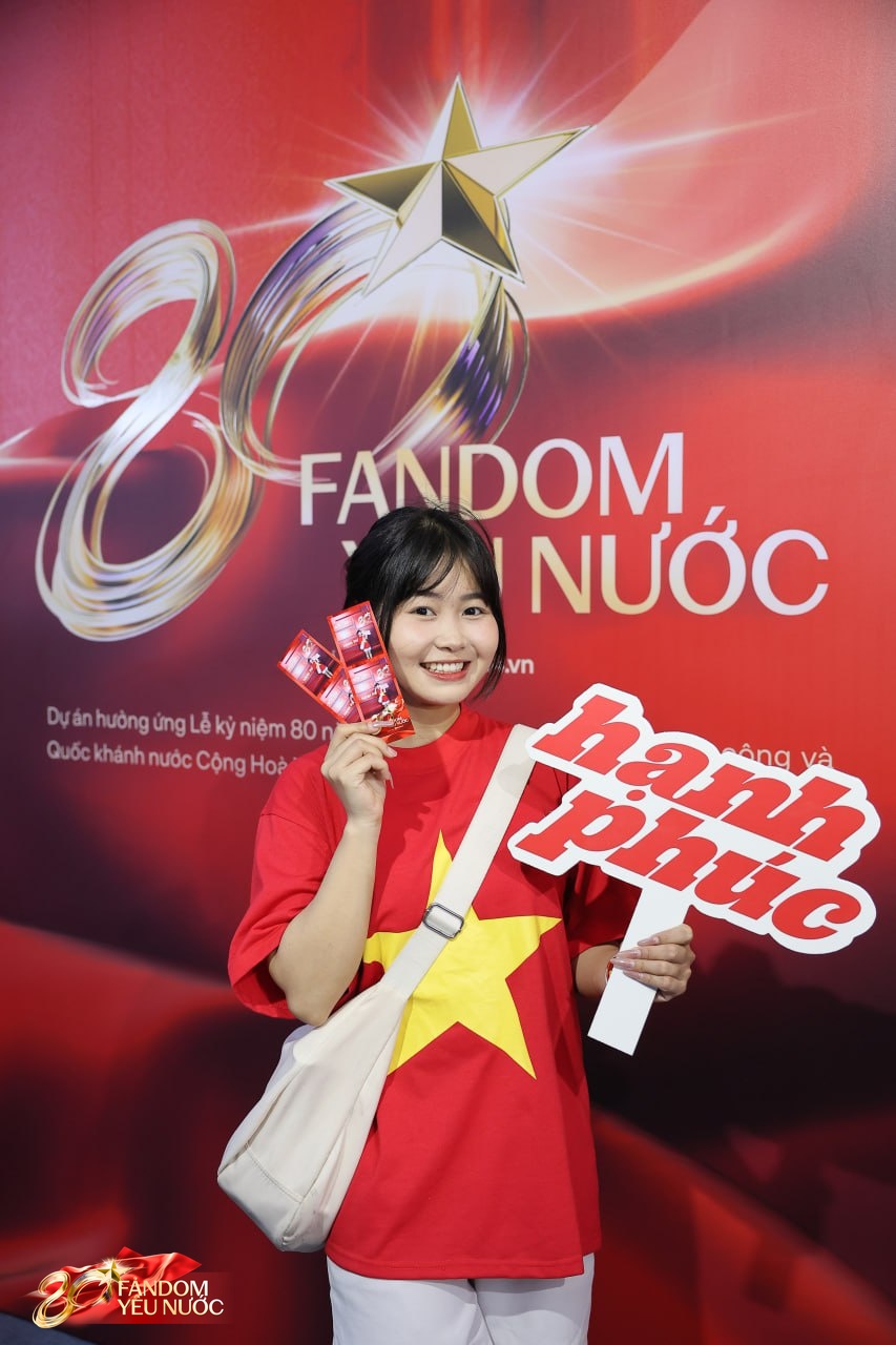 Lý giải sức hút của Booth Fandom Yêu Nước tại sự kiện hot nhất Hồ Gươm hôm nay!- Ảnh 15.
