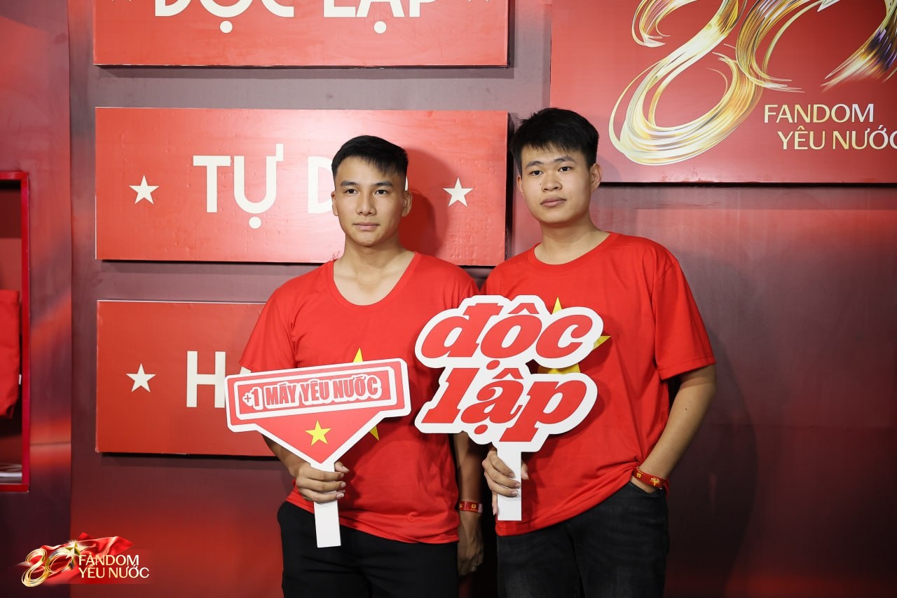 Lý giải sức hút của Booth Fandom Yêu Nước tại sự kiện hot nhất Hồ Gươm hôm nay!- Ảnh 16.