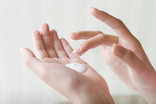 6 sai lầm phổ biến khi dùng kem chống nắng, phụ nữ Việt dễ khiến da tổn thương, già nhanh- Ảnh 1.