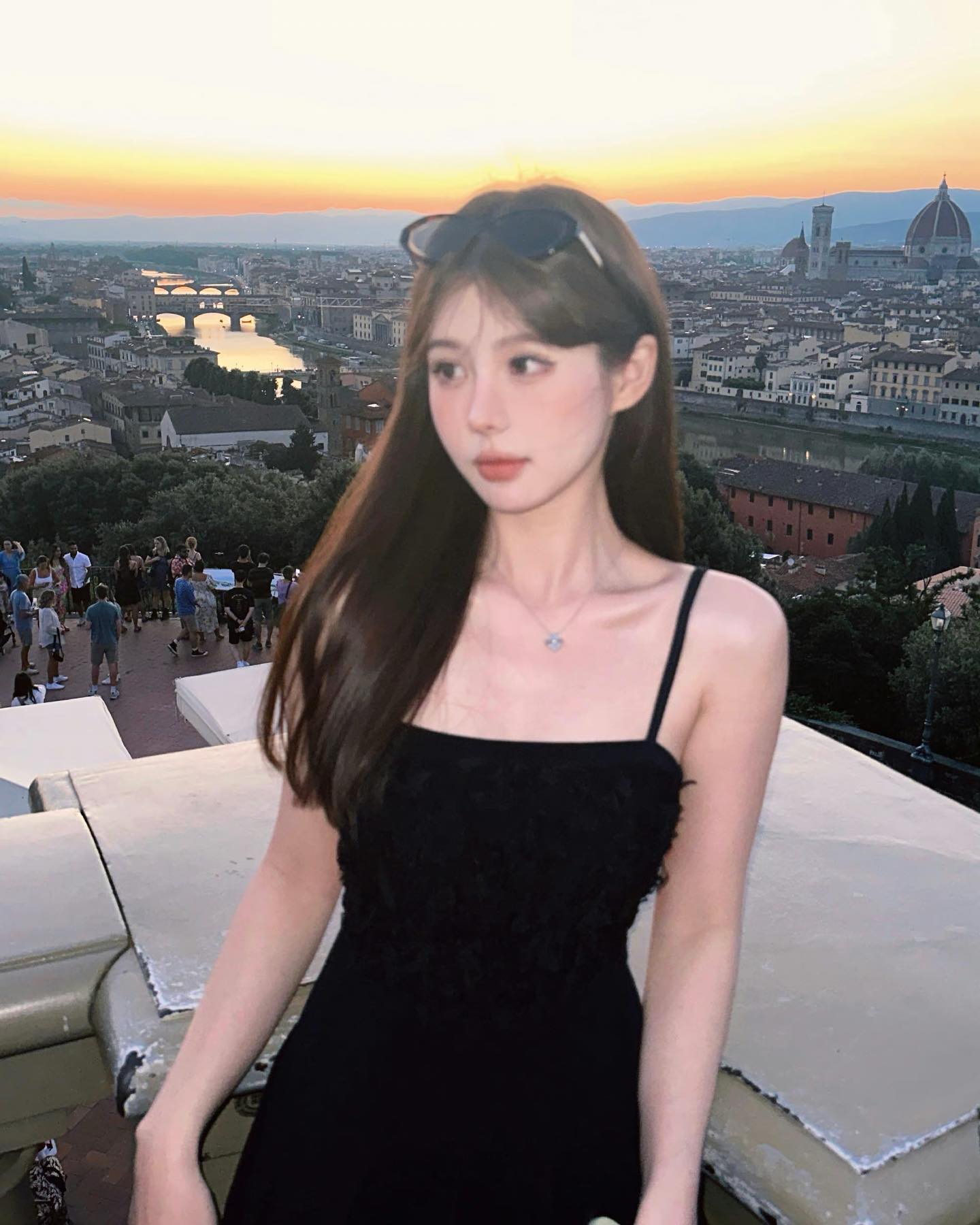 1 người đàn ông trả lời câu hỏi: Tại sao giới đi Rolls-Royce sẽ không cưới hot girl mạng đẹp, giàu, giỏi?- Ảnh 1.