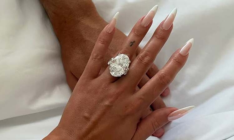 Lộ thời điểm Ronaldo làm đám cưới với Georgina sau màn cầu hôn bằng nhẫn kim cương 130 tỷ gây choáng- Ảnh 1.