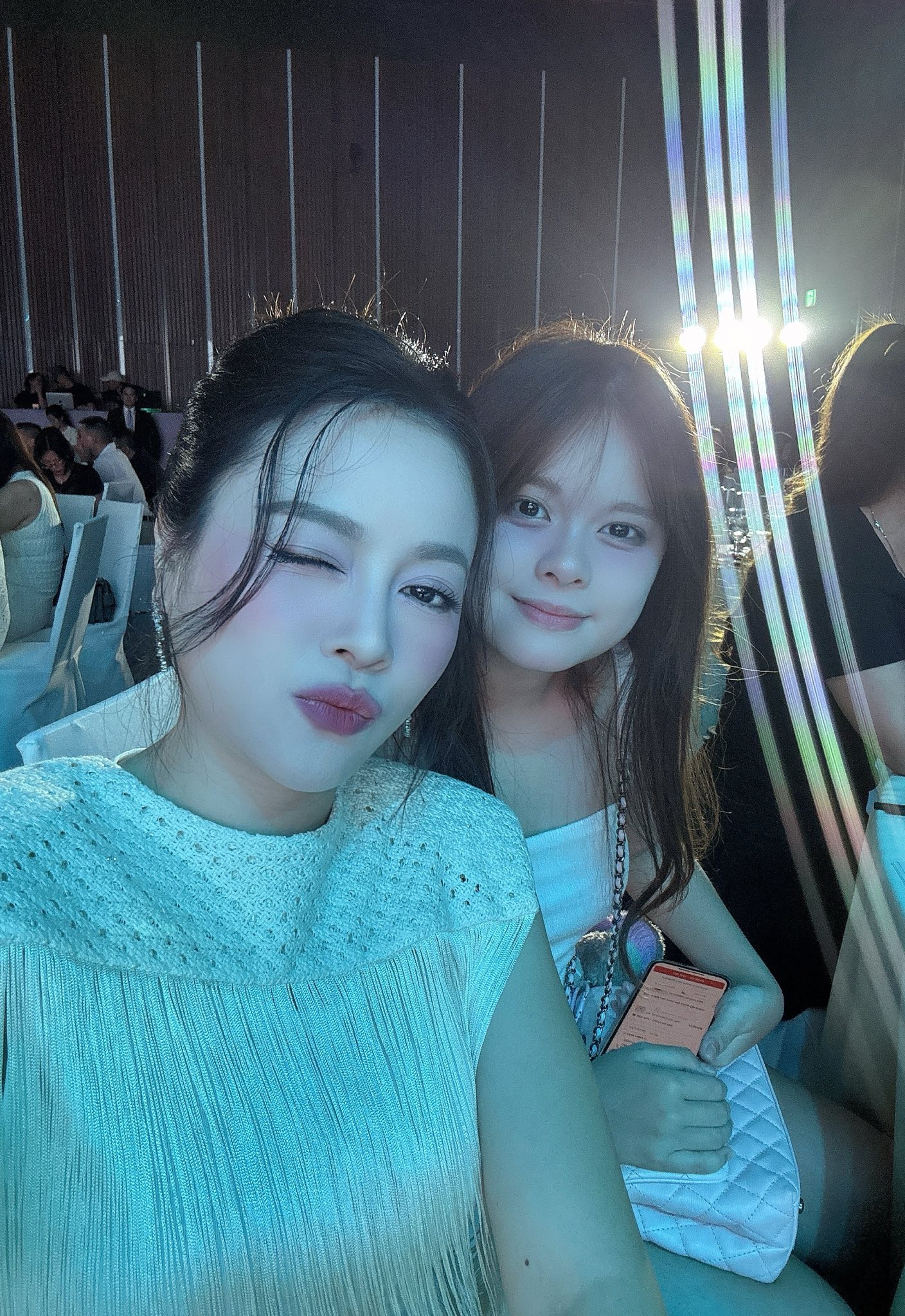 Giật mình với visual của bé Su - con gái lớn nhà hot mom Hằng Túi: 2 mẹ con đứng chung khung hình là dân tình muốn "lú" ngang- Ảnh 2.