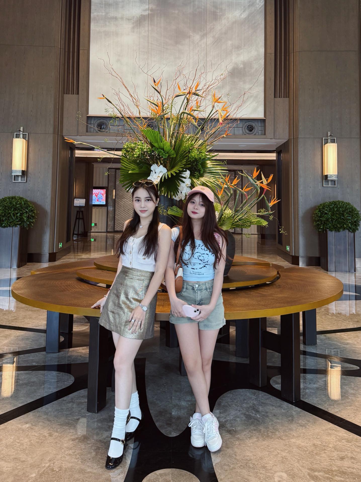 Giật mình với visual của bé Su - con gái lớn nhà hot mom Hằng Túi: 2 mẹ con đứng chung khung hình là dân tình muốn "lú" ngang- Ảnh 3.