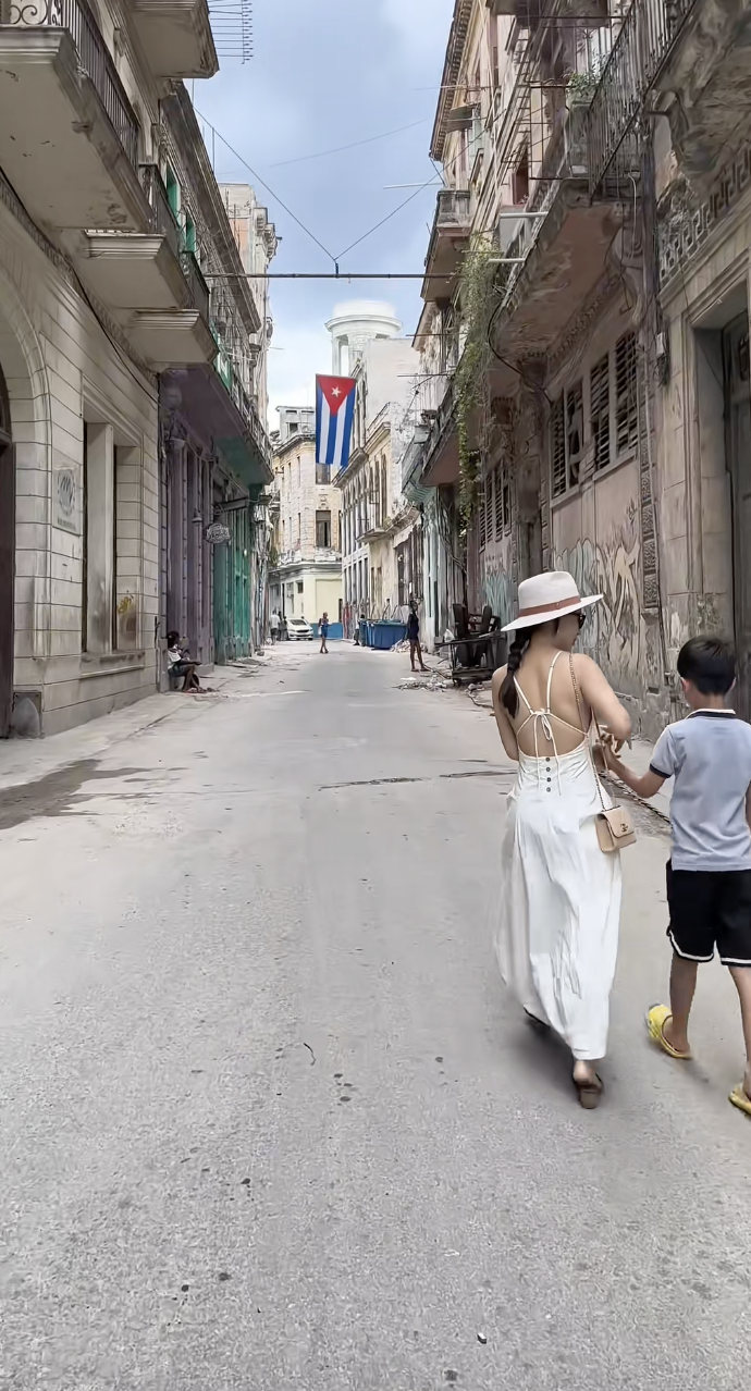 Cuộc sống thật ở Cuba qua góc nhìn của 1 người Việt, sững lại với mức lương của người dân bản địa- Ảnh 2.