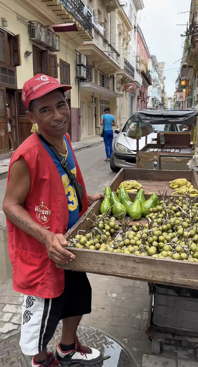 Cuộc sống thật ở Cuba qua góc nhìn của 1 người Việt, sững lại với mức lương của người dân bản địa- Ảnh 3.