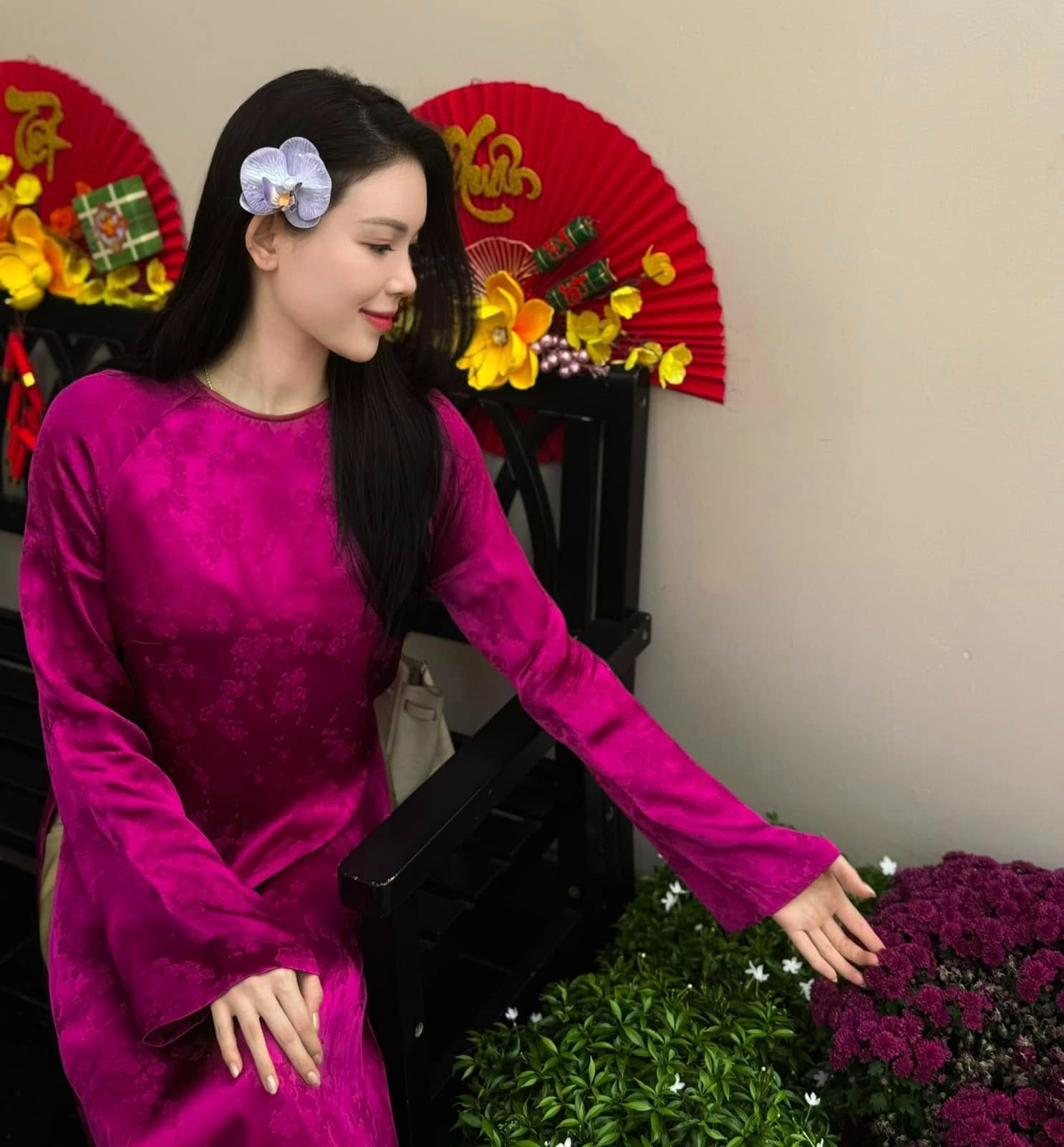 Con dâu gia tộc 3000 tỷ lôi thứ này ra khoe, ai nhìn cũng ham muốn 