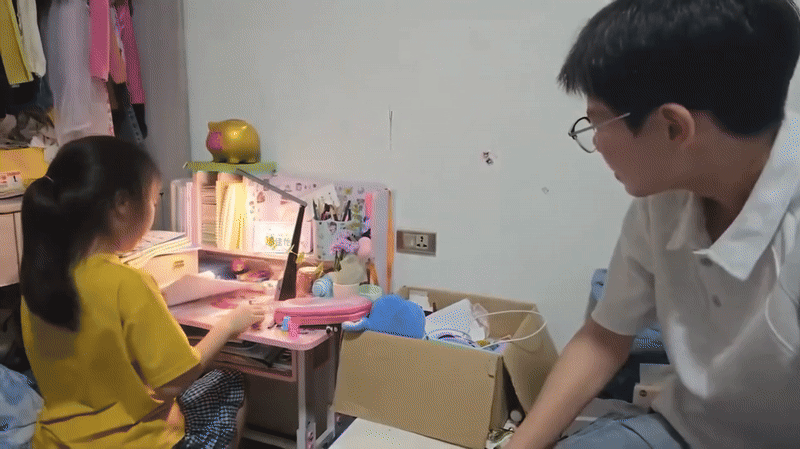 Clip người cậu khóc nức nở khi dạy cháu học bài hút hơn 3 triệu view: Cảnh tượng sao mà quen thuộc quá!- Ảnh 2.
