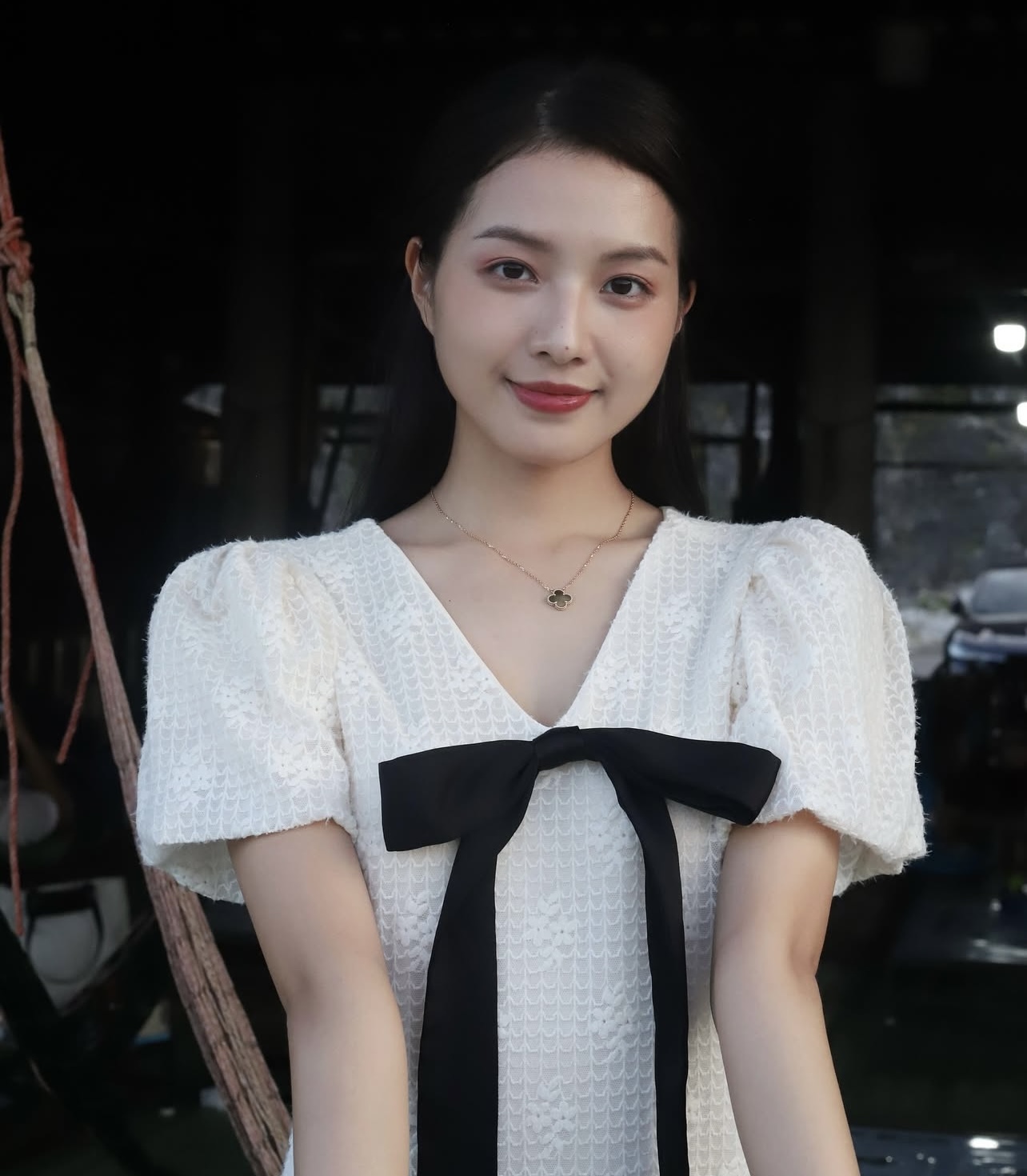 Nữ diễn viên mặc giản dị vẫn nhận lời khen "xinh nhất Việt Nam", còn được so với Lưu Diệc Phi- Ảnh 11.