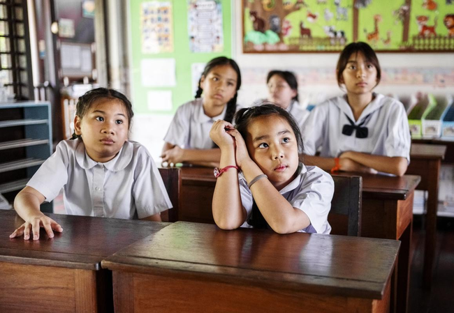 Bà mẹ Hà Nội chỉ ra thứ LÃNG PHÍ nhất trong trường học, nhiều phụ huynh phản bác: Nhờ nó mà con tôi dù nghèo cũng bớt tự ti!- Ảnh 2.