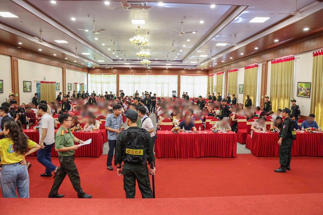 Vụ hàng trăm cảnh sát khám xét nơi tổ chức hội thảo: Hé lộ thủ đoạn của "ông trùm" Nguyễn Chánh Đáng- Ảnh 1.