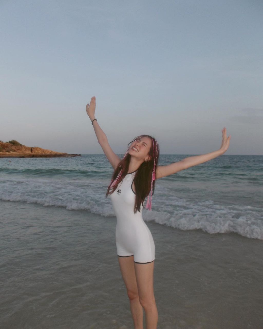 Ngọc nữ Việt - Thái đọ bikini: Baifern tuyệt sắc khuynh thành nhưng kín bưng, Ninh Dương Lan Ngọc sexy rung chuyển thị giác- Ảnh 22.