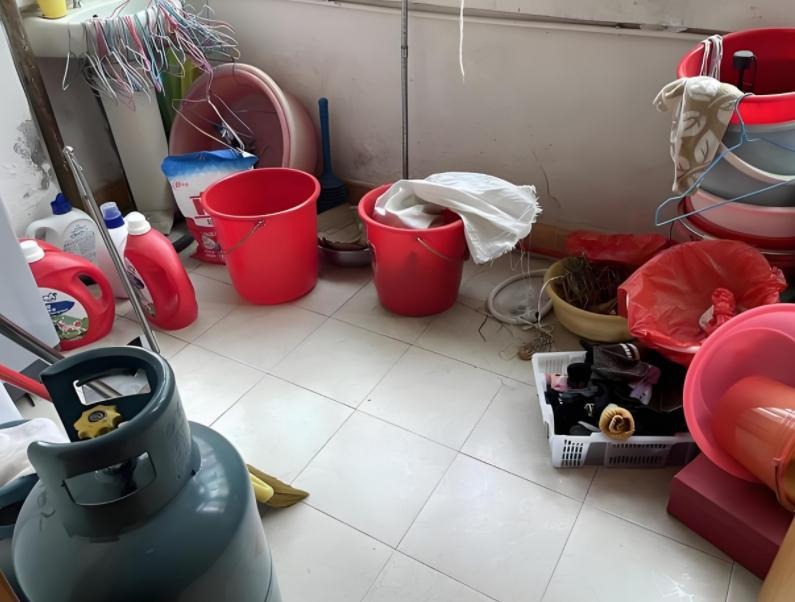 Ban công có 5 món phá tài hao của: Người khôn dọn sạch bách, kẻ dại giữ lại ôm lấy tai ương- Ảnh 1.