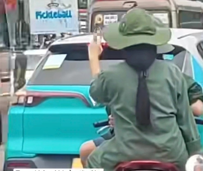 3 học sinh có hành vi lệch chuẩn với đoàn xe A80: Cách chúng ta phản ứng hôm nay sẽ quyết định ngày mai của các em- Ảnh 1.