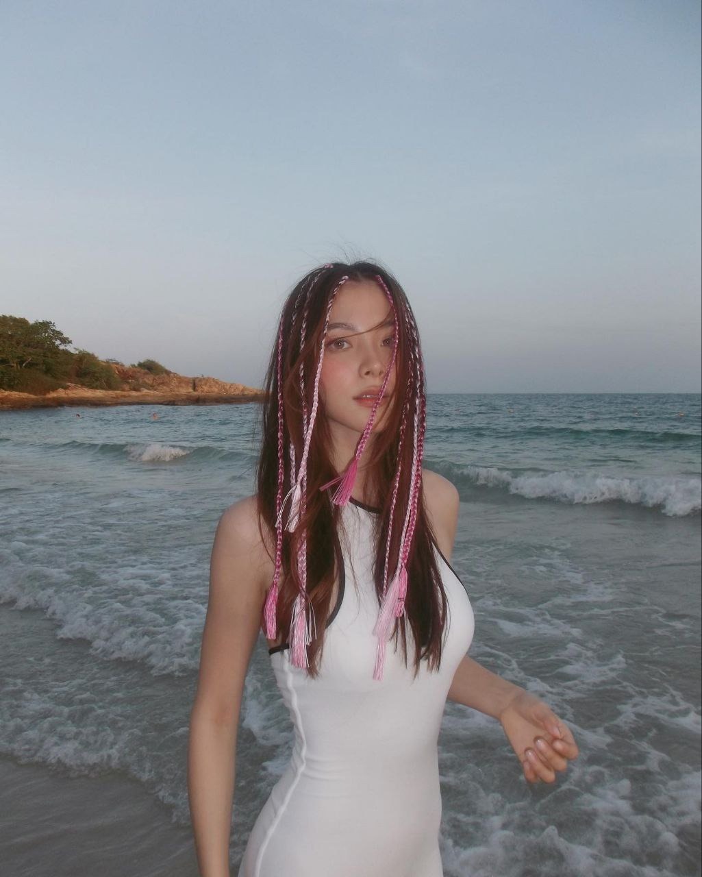 Ngọc nữ Việt - Thái đọ bikini: Baifern tuyệt sắc khuynh thành nhưng kín bưng, Ninh Dương Lan Ngọc sexy rung chuyển thị giác- Ảnh 19.
