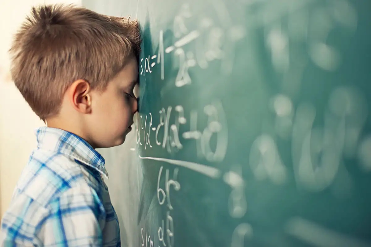 Xem phim Sex Education, tôi rút ra 1 bài học sâu sắc về cách dạy con trai: Thật may tôi đã kịp thay đổi- Ảnh 2.