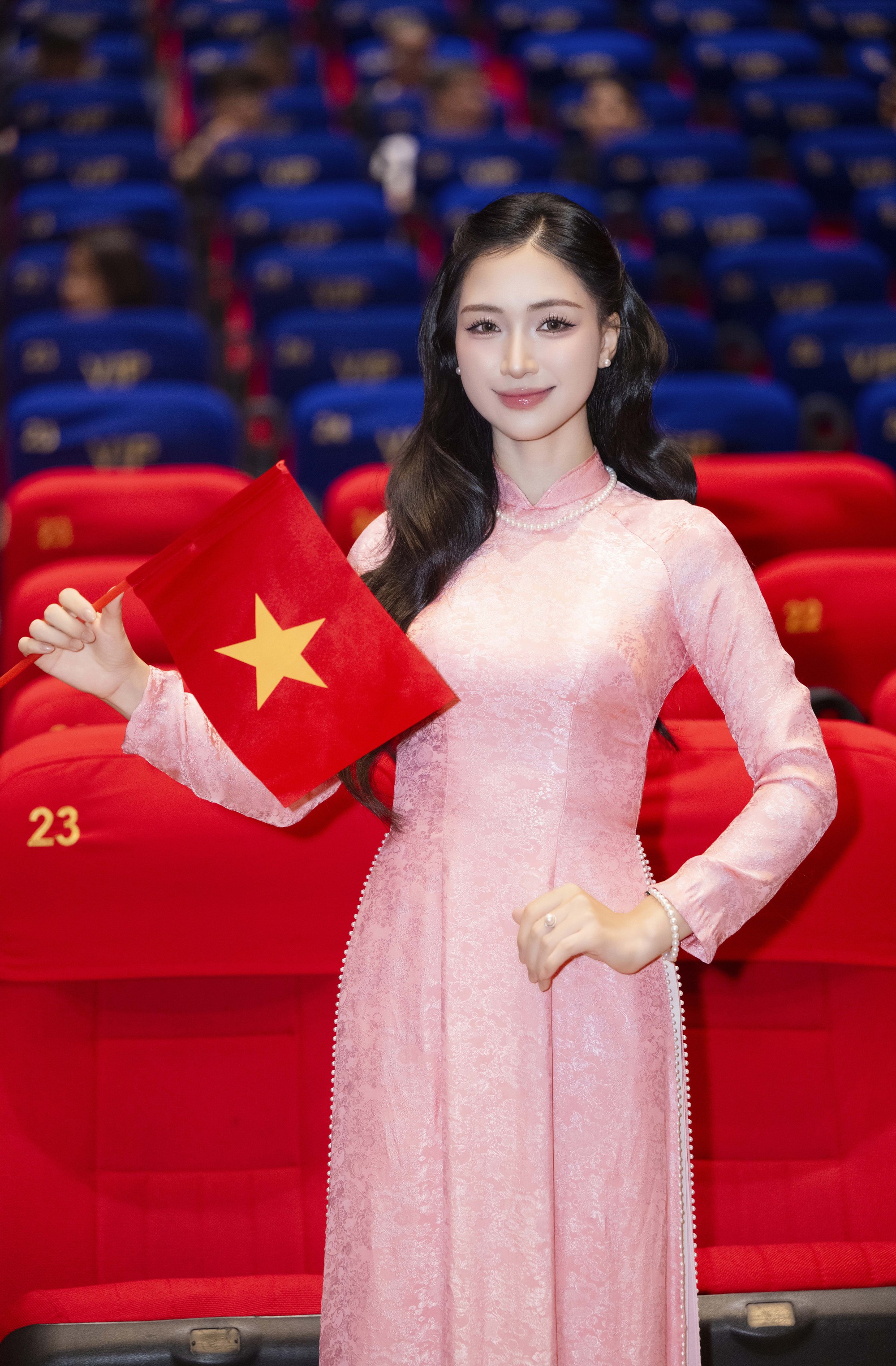 Thảm đỏ hot nhất hôm nay: Hòa Minzy “xinh sang slay” kịch trần, 1 mỹ nam đẹp phát sáng lấn lượt cả dàn sao- Ảnh 3.