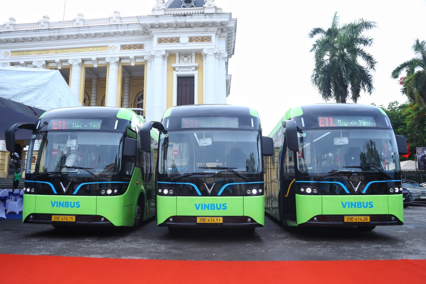 VinBus khai trương tuyến buýt điện E11 phục vụ miễn phí người dân Thủ đô- Ảnh 2.