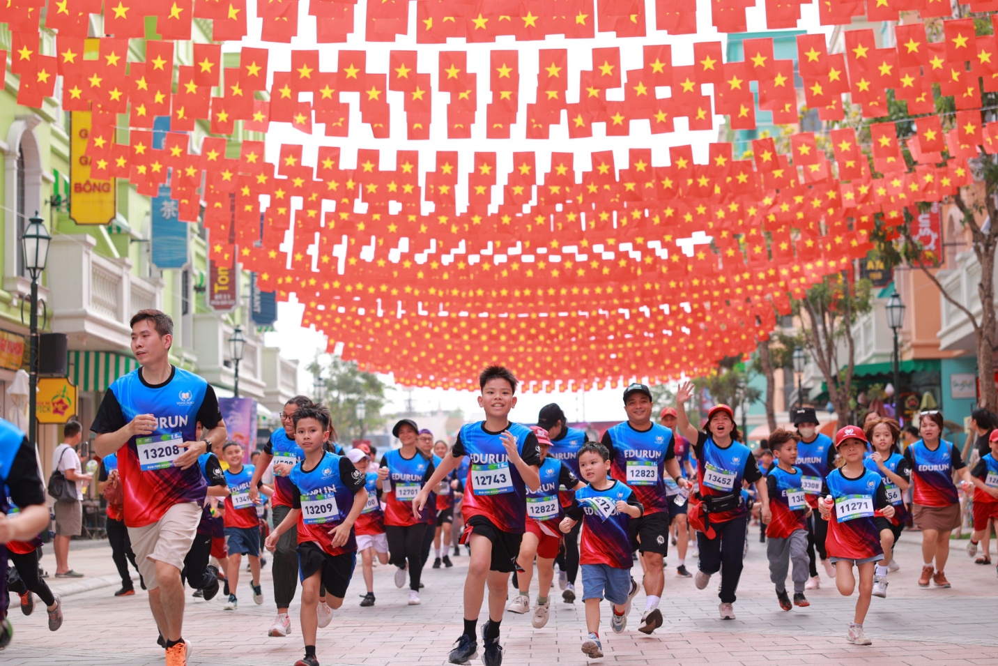 “Việt Nam Tôi đó” - Những bước chân làm nên kỷ lục, gắn kết vạn trái tim dịp Quốc khánh- Ảnh 2.