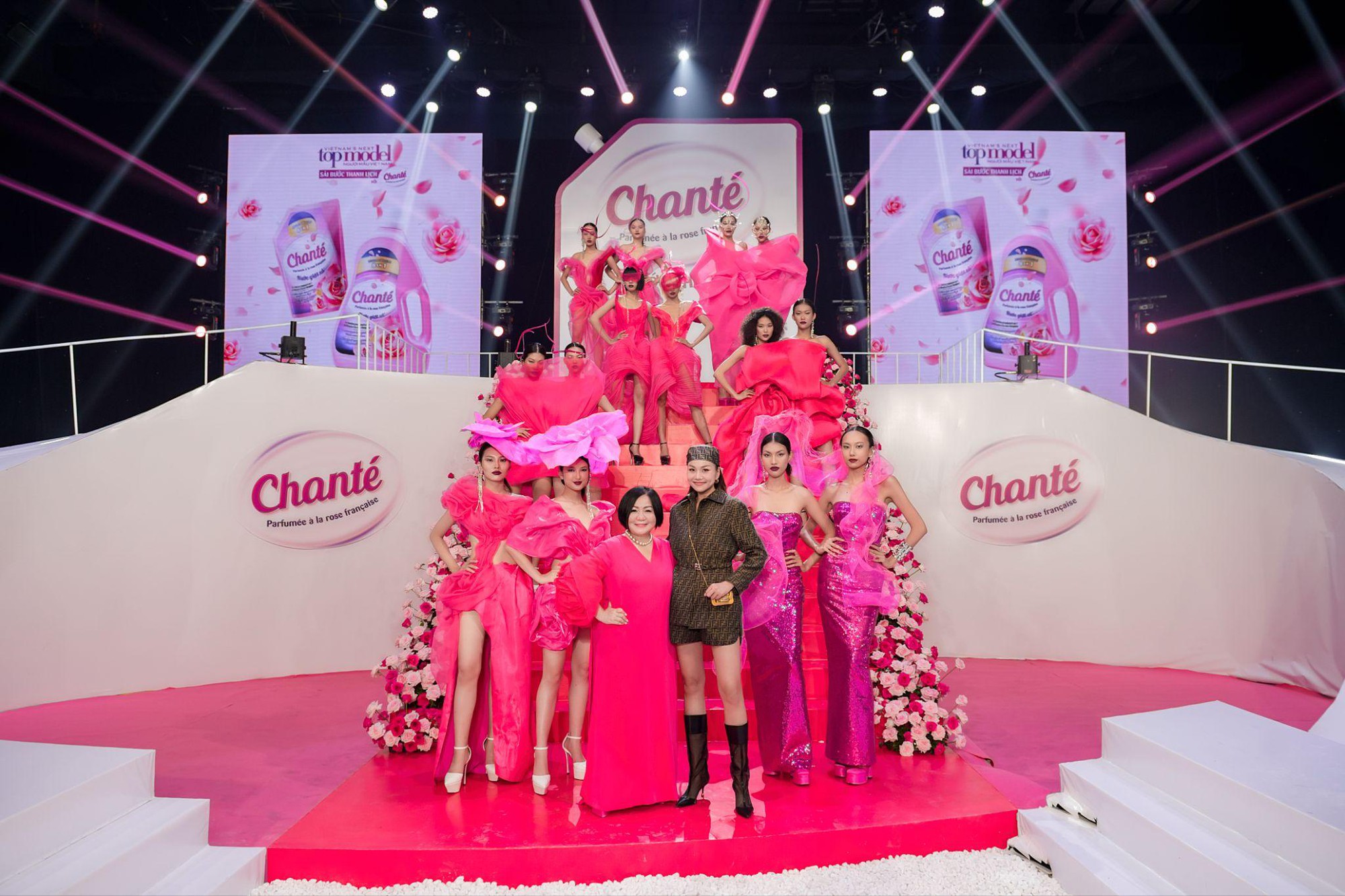 Tập 3 Vietnam’s Next Top Model 2025: Bản lĩnh Top Model – Ngã cũng phải thanh lịch!- Ảnh 1.