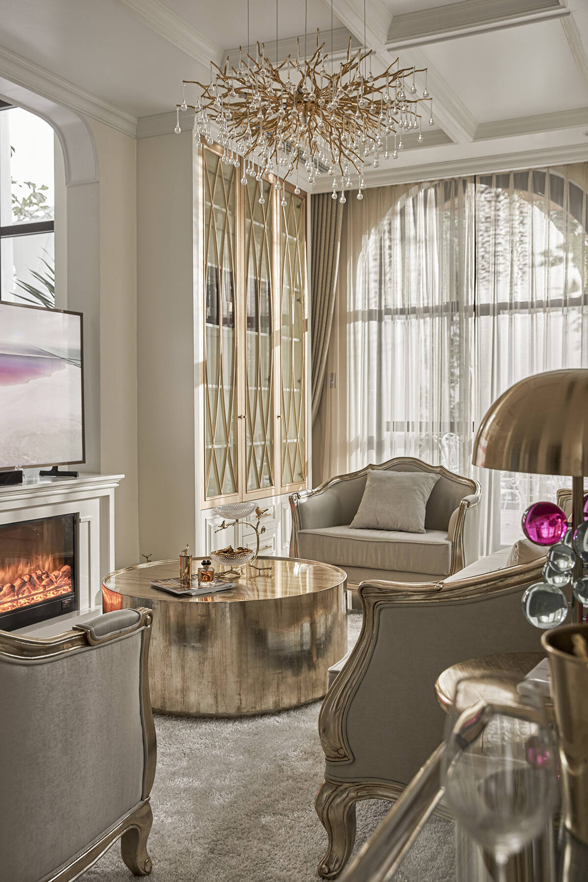 "Chị đại" Lệ Quyên flex biệt thự 600m²: Xa hoa đến mức ngôn từ khó diễn đạt, sang chấn thị giác toàn dân mạng- Ảnh 14.