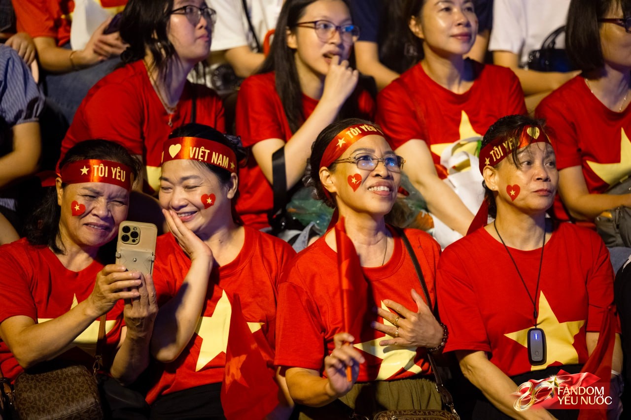 Lại thêm một đêm “concert quốc gia” rực đỏ Quảng trường Mỹ Đình: Cùng xem lại những hình ảnh ấn tượng nhất tối qua!- Ảnh 3.