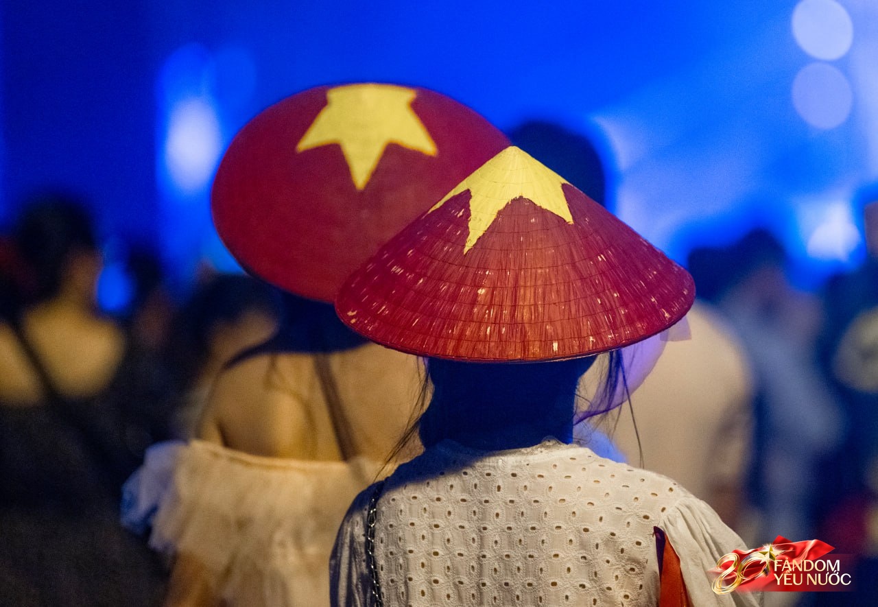Lại thêm một đêm “concert quốc gia” rực đỏ Quảng trường Mỹ Đình: Cùng xem lại những hình ảnh ấn tượng nhất tối qua!- Ảnh 4.