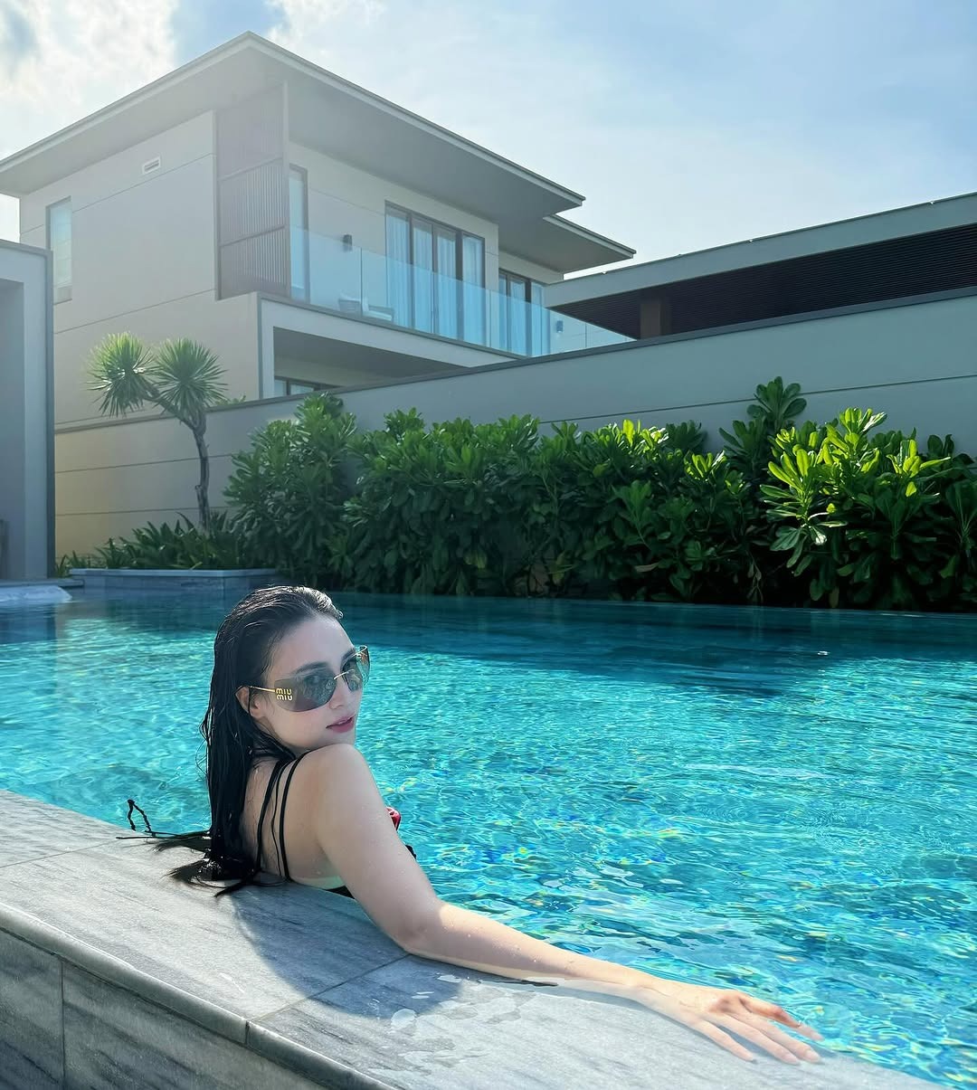 Ngọc nữ Việt - Thái đọ bikini: Baifern tuyệt sắc khuynh thành nhưng kín bưng, Ninh Dương Lan Ngọc sexy rung chuyển thị giác- Ảnh 4.