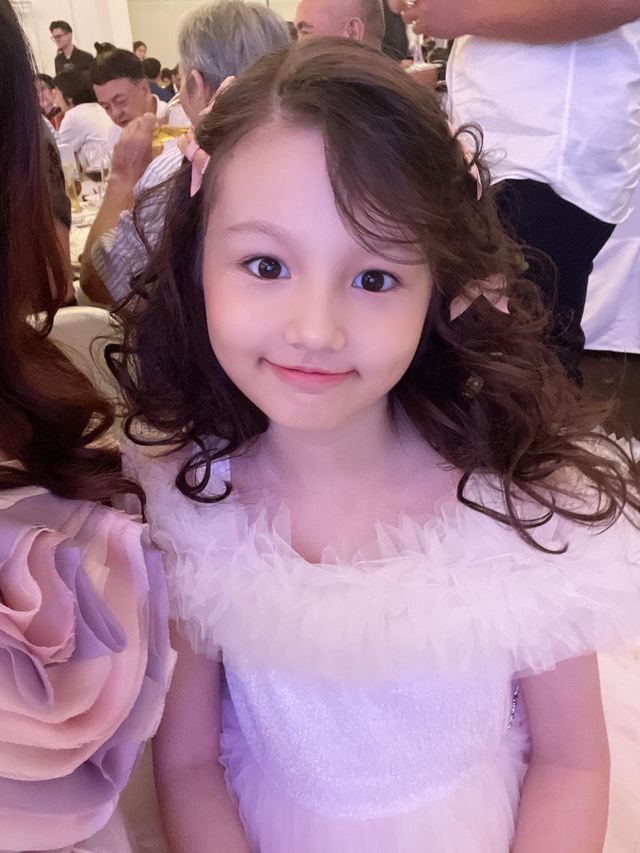 Ái nữ lai Tây 