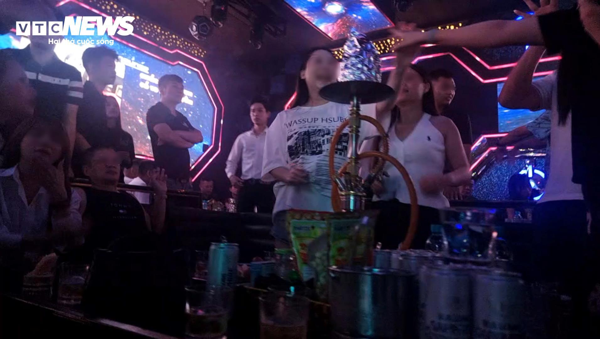 Nhan nhản bóng cười, shisha trong quán bar ở vùng biên Quảng Ninh- Ảnh 5.