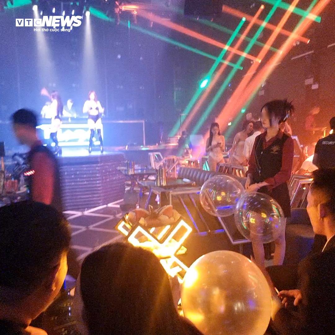 Nhan nhản bóng cười, shisha trong quán bar ở vùng biên Quảng Ninh- Ảnh 7.