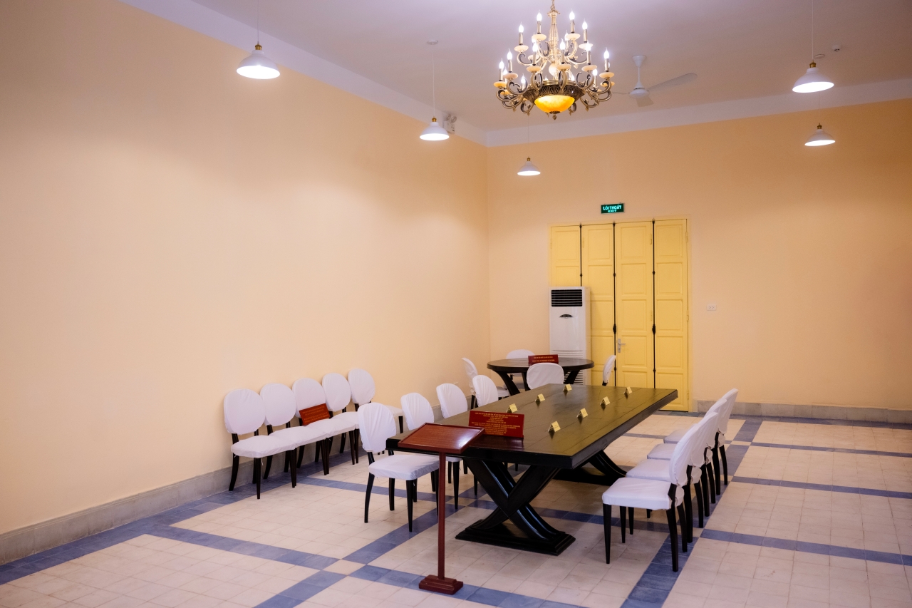 Khung cảnh bất ngờ bên trong ngôi nhà đặc biệt giữa lòng phố cổ Hà Nội sau 80 năm- Ảnh 15.