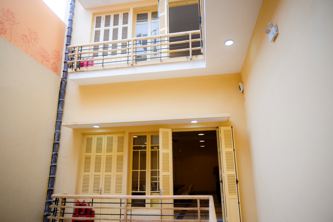 Khung cảnh bất ngờ bên trong ngôi nhà đặc biệt giữa lòng phố cổ Hà Nội sau 80 năm- Ảnh 3.