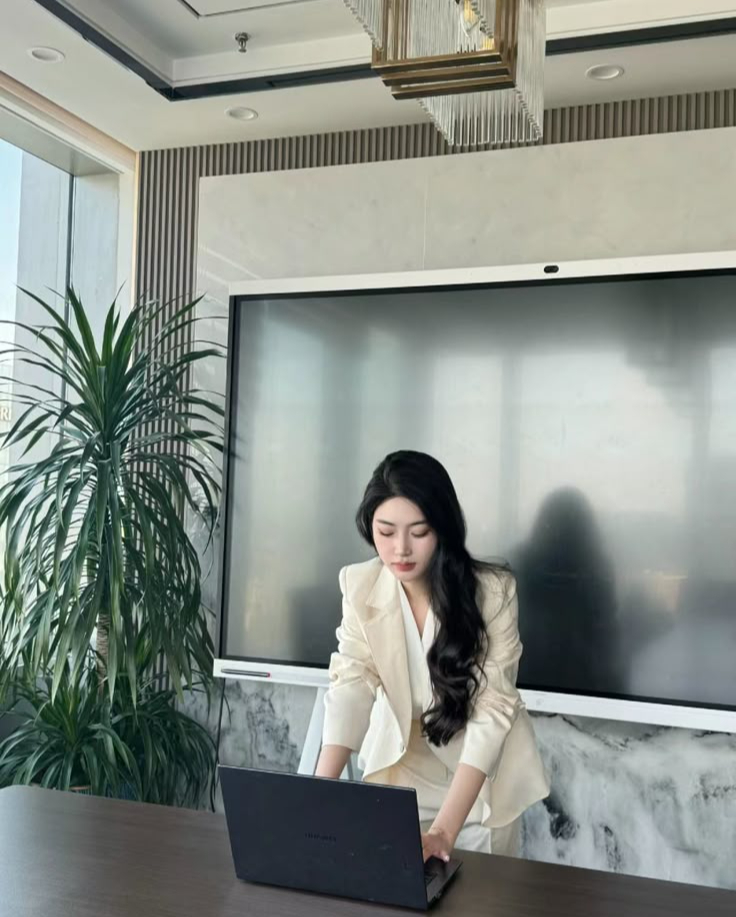 Đối tượng dễ “bay màu” nhất giữa làn sóng sa thải: Nỗ lực bao nhiêu vẫn bị coi thua AI, bấp bênh vô cùng!- Ảnh 1.