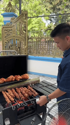 Quang Hải về nhà Chu Thanh Huyền sao khác thế này- Ảnh 1.