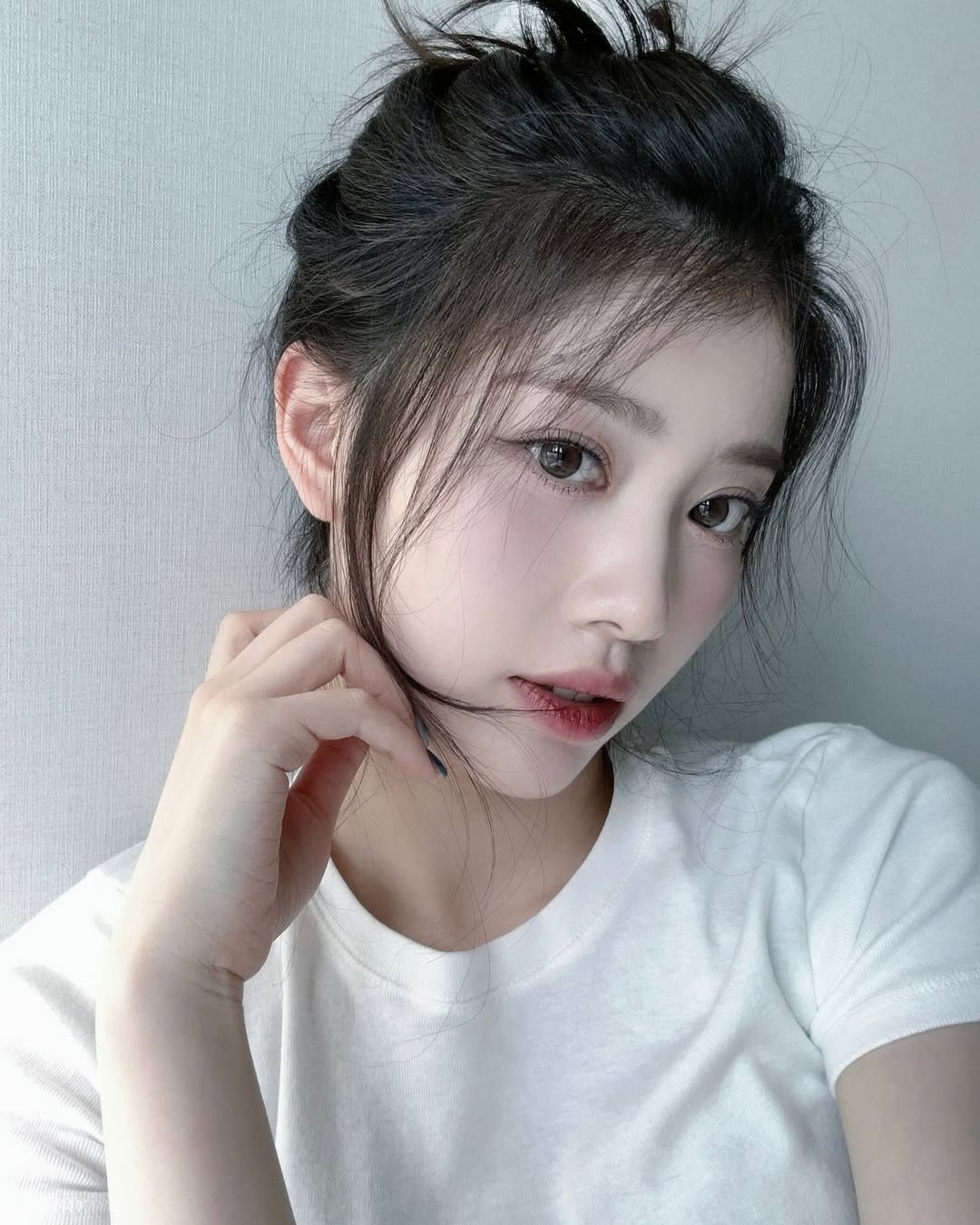 Thiên thần Kpop làm lu mờ Jang Wonyoung: Visual lẫn body đỉnh khỏi bàn nhưng bị gọi là center “giả mạo”- Ảnh 4.