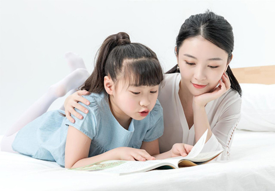 Ba lần cha mẹ buông tay giúp trẻ trưởng thành- Ảnh 1.