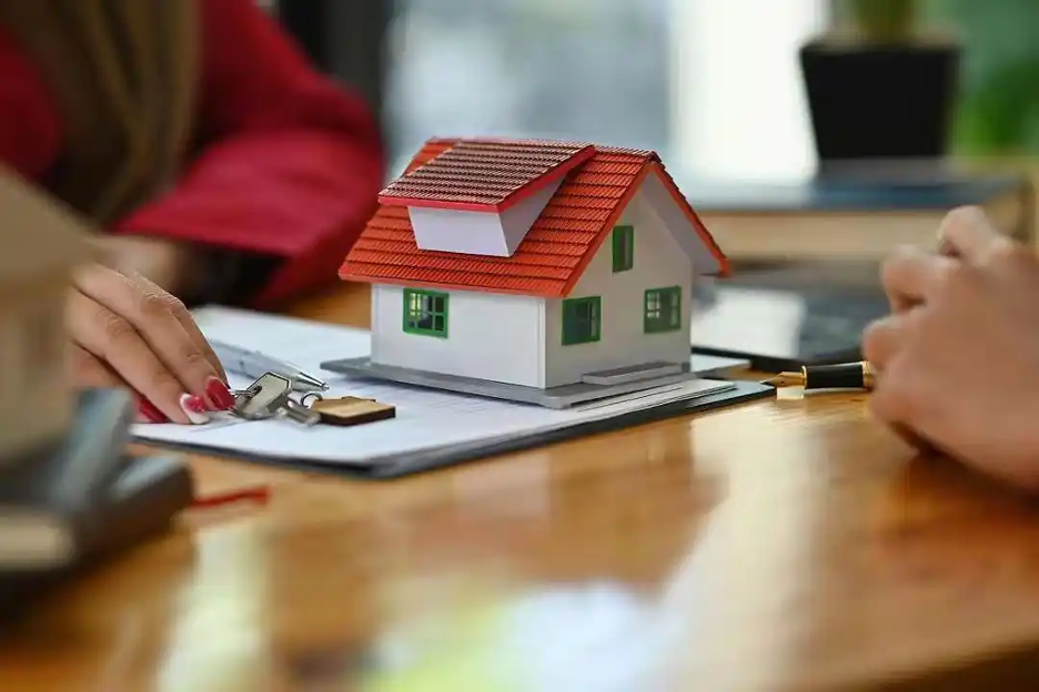 Cụ ông để lại 11 tỷ đồng cho con trai, con gái kiện đòi thừa kế, tiết lộ bí mật khiến gia đình suy sụp: “Bố mẹ đã nói dối em 50 năm”- Ảnh 1.