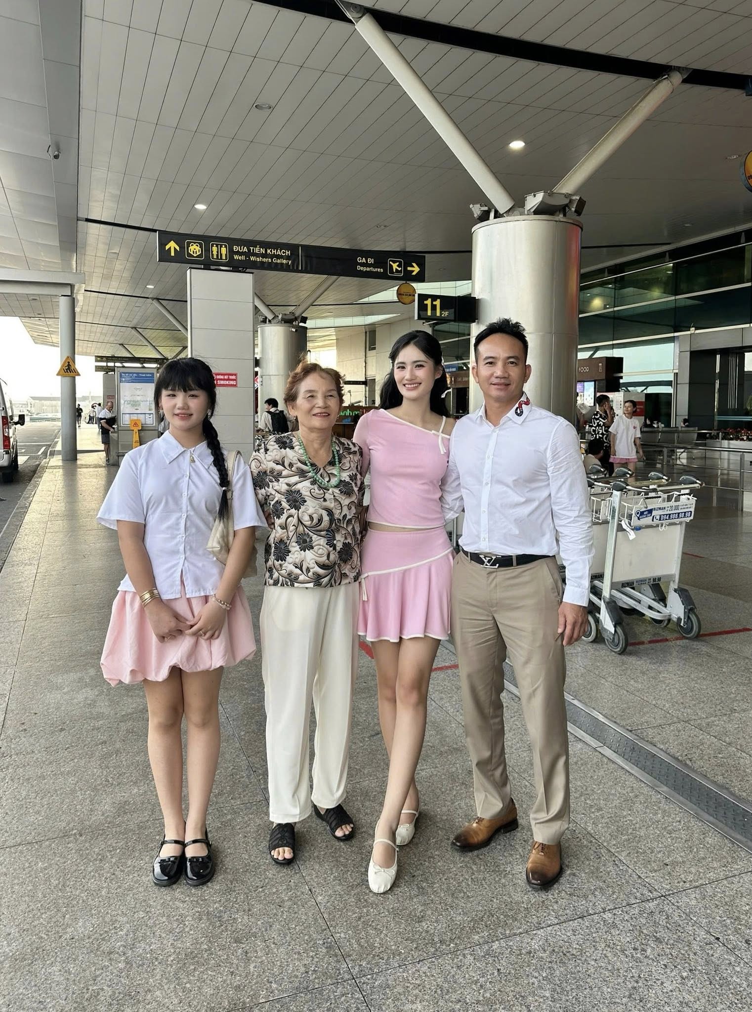 Em gái Hoa hậu Ý Nhi trổ mã xinh đẹp khiến ai nấy đều ngỡ ngàng- Ảnh 2.