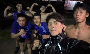 Thách thức 'Vua kungfu', cao thủ MMA bị đấm gục sau 42 giây- Ảnh 5. Thách thức 'Vua kungfu', cao thủ MMA bị đấm gục sau 42 giây- Ảnh 5.