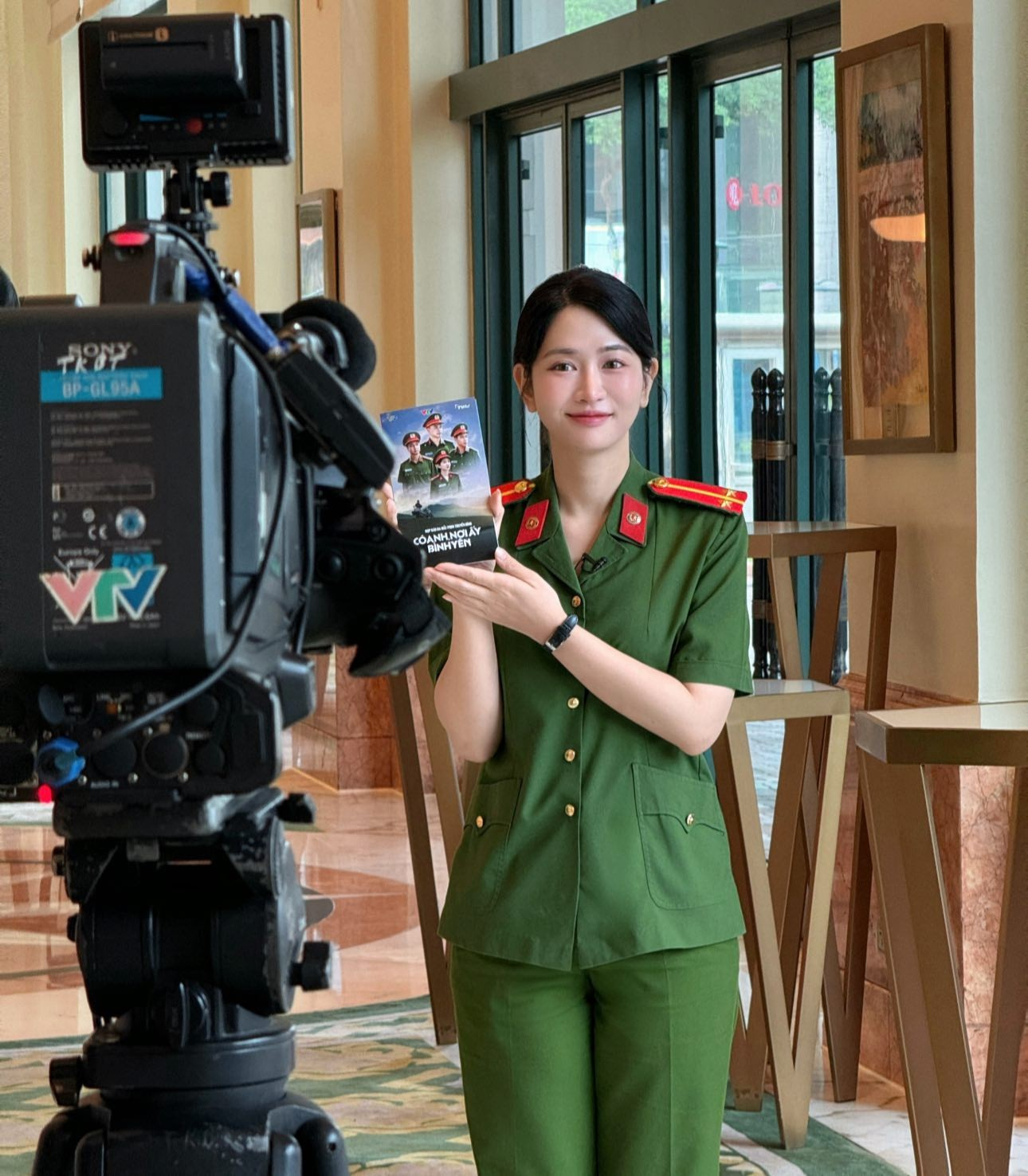 Vbiz hiếm ai cứ xuất hiện là bị đòi cắt sóng như cô gái này, năng lực chạm đáy thì xinh mấy cũng không mê nổi- Ảnh 1.