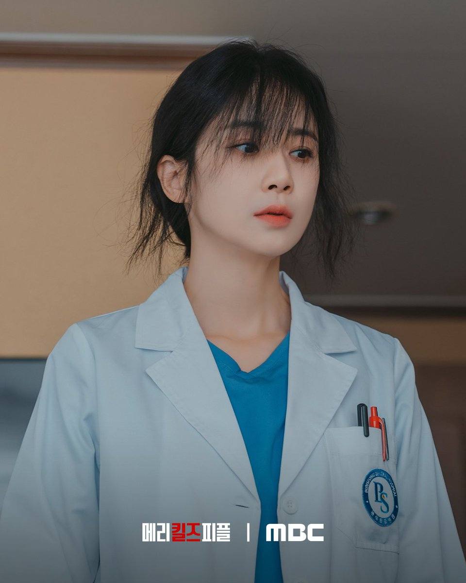 Tìm đâu ra người thứ 2 đầu tóc tả tơi vẫn đẹp tê tái như Hoa hậu này, nhìn cận mặt mà muốn thở oxi gấp- Ảnh 3. Tìm đâu ra người thứ 2 đầu tóc tả tơi vẫn đẹp tê tái như Hoa hậu này, nhìn cận mặt mà muốn thở oxi gấp- Ảnh 3.